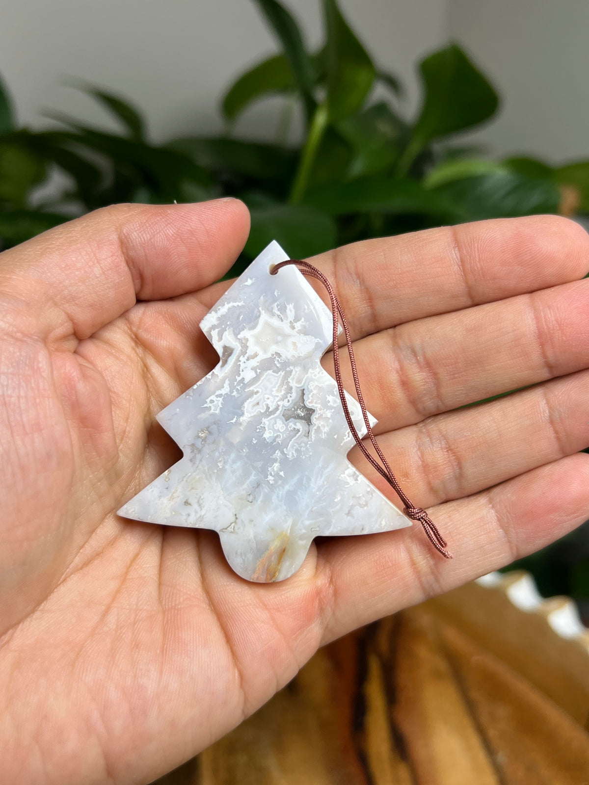 Winter Plume Agate Ornament Tree: WZ