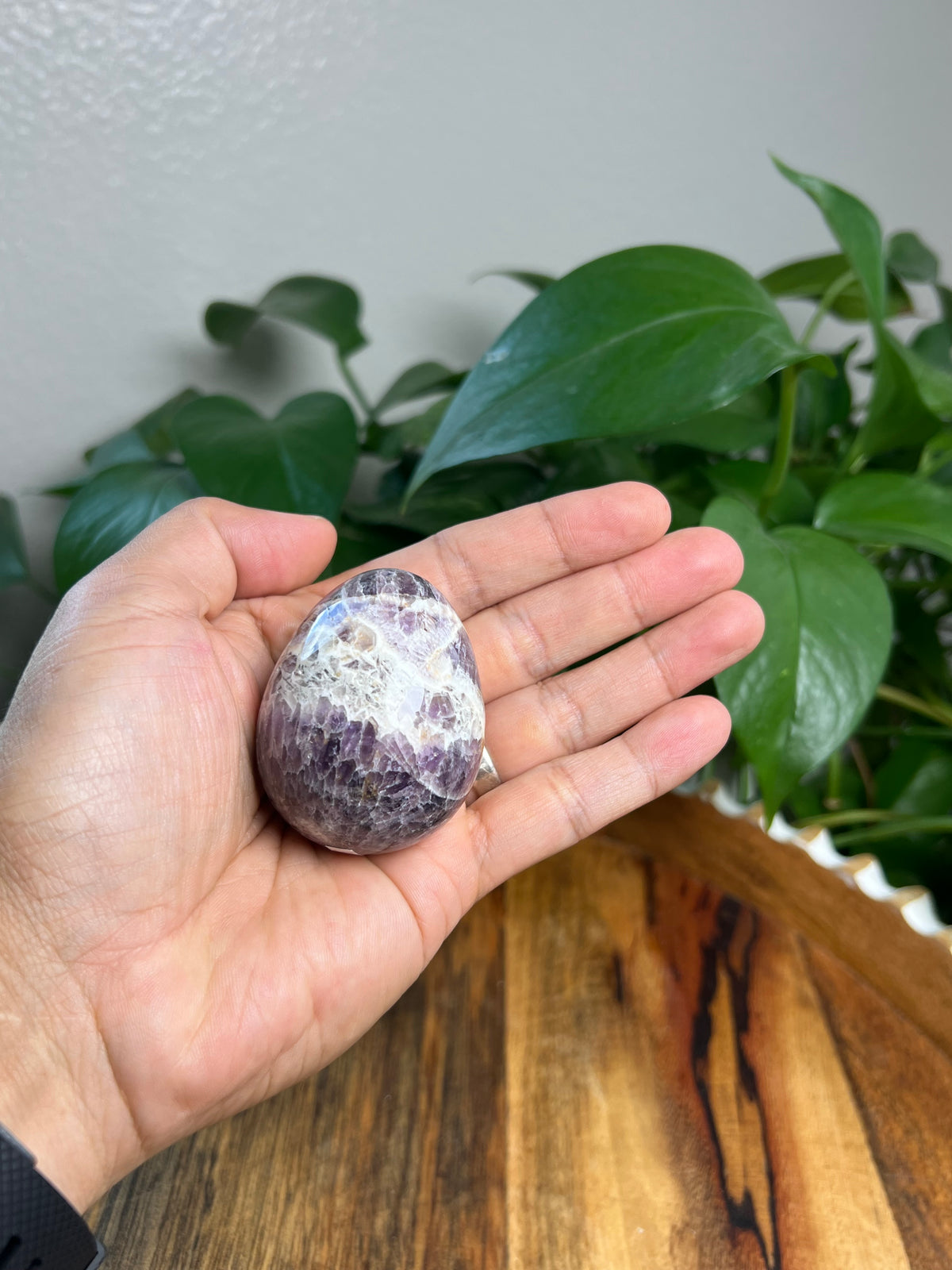 Indonesian Amethyst Egg: Ai