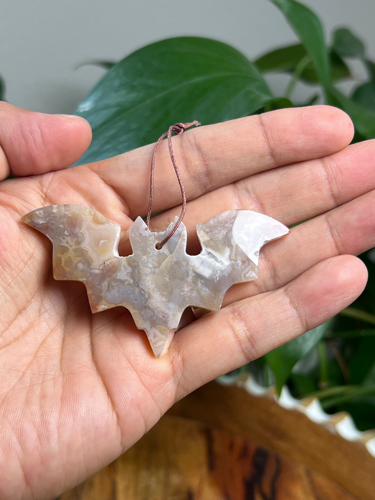 Sumatra Plume Agate Ornament Bat: WG