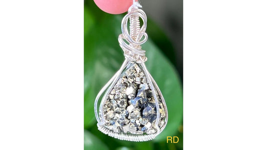 Handcrafted Gemstone Statement Necklaces: A 2026 Guide