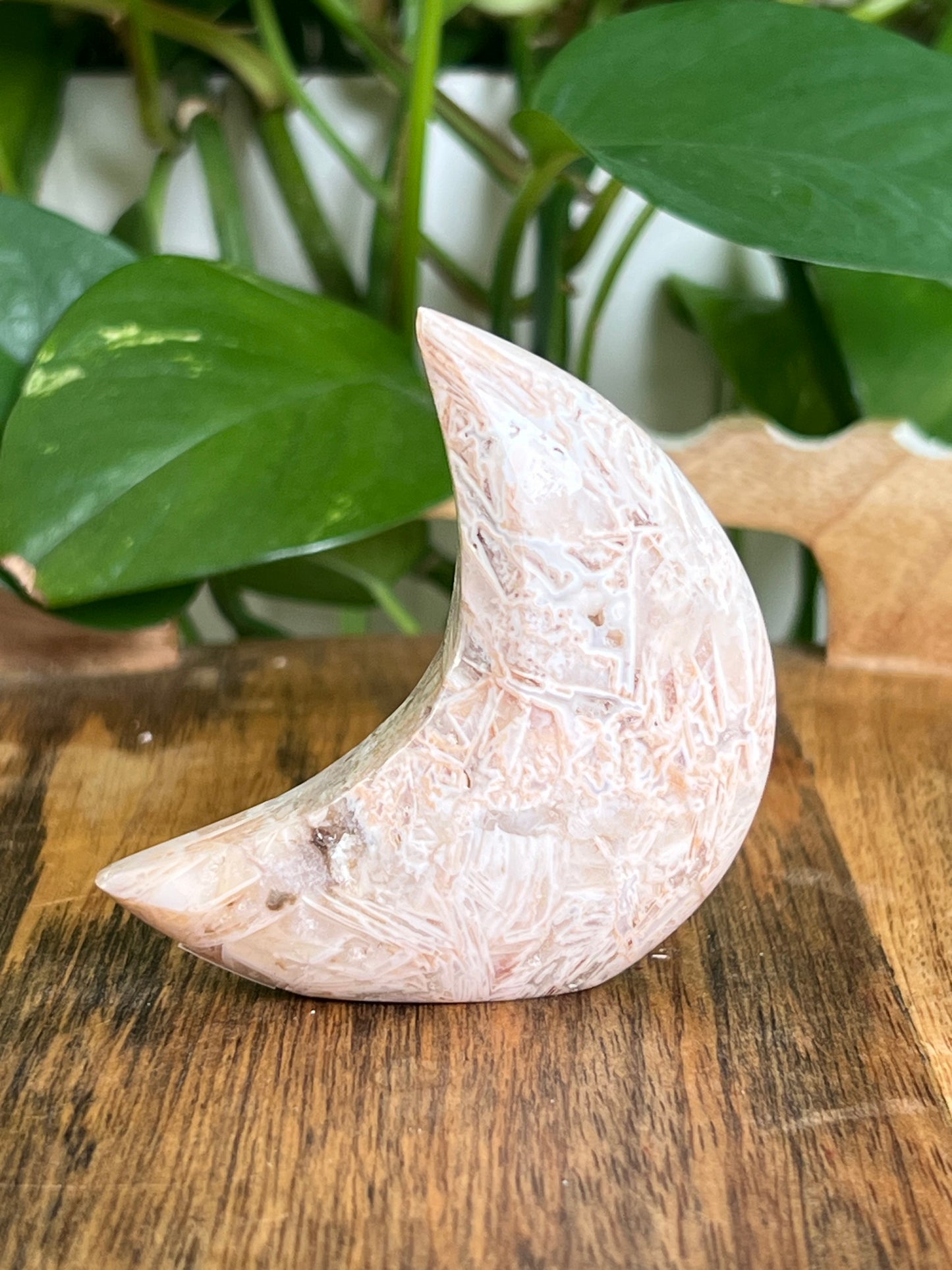 Tube Agate Self-Standing Moon: LC