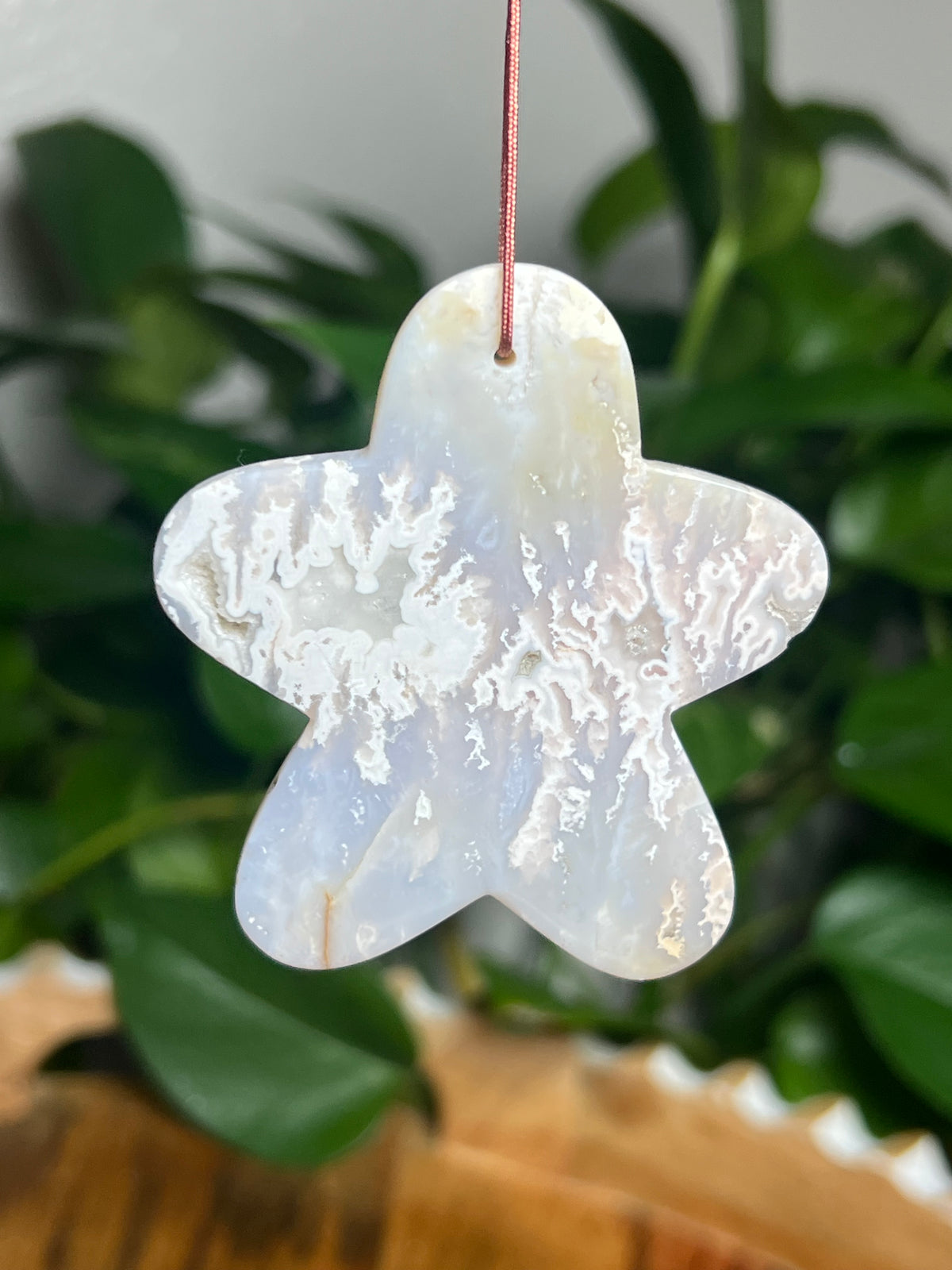 Winter Plume Agate Ornament Gingerbread: WH