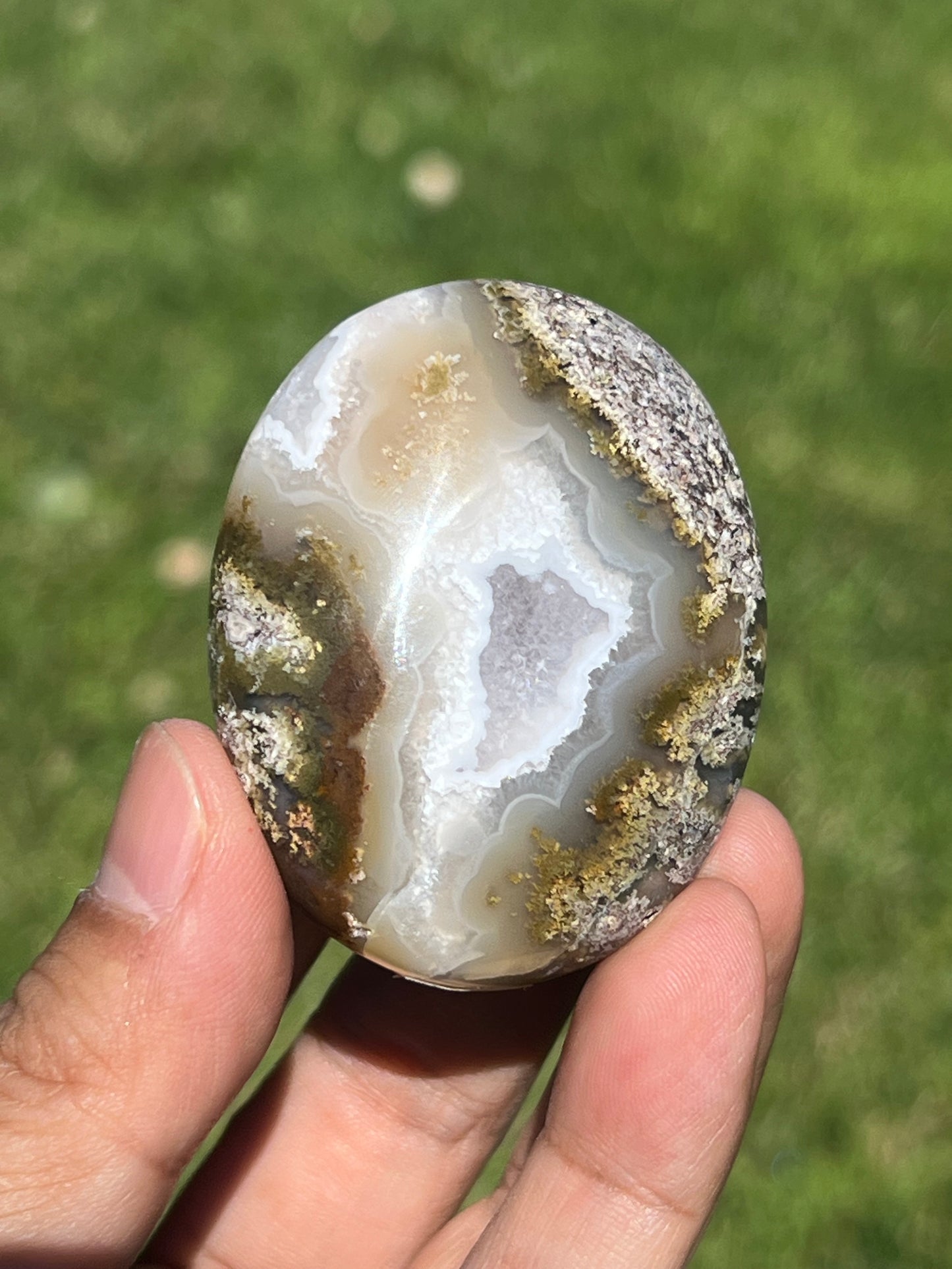 Scenic Moss Agate Palmstone K