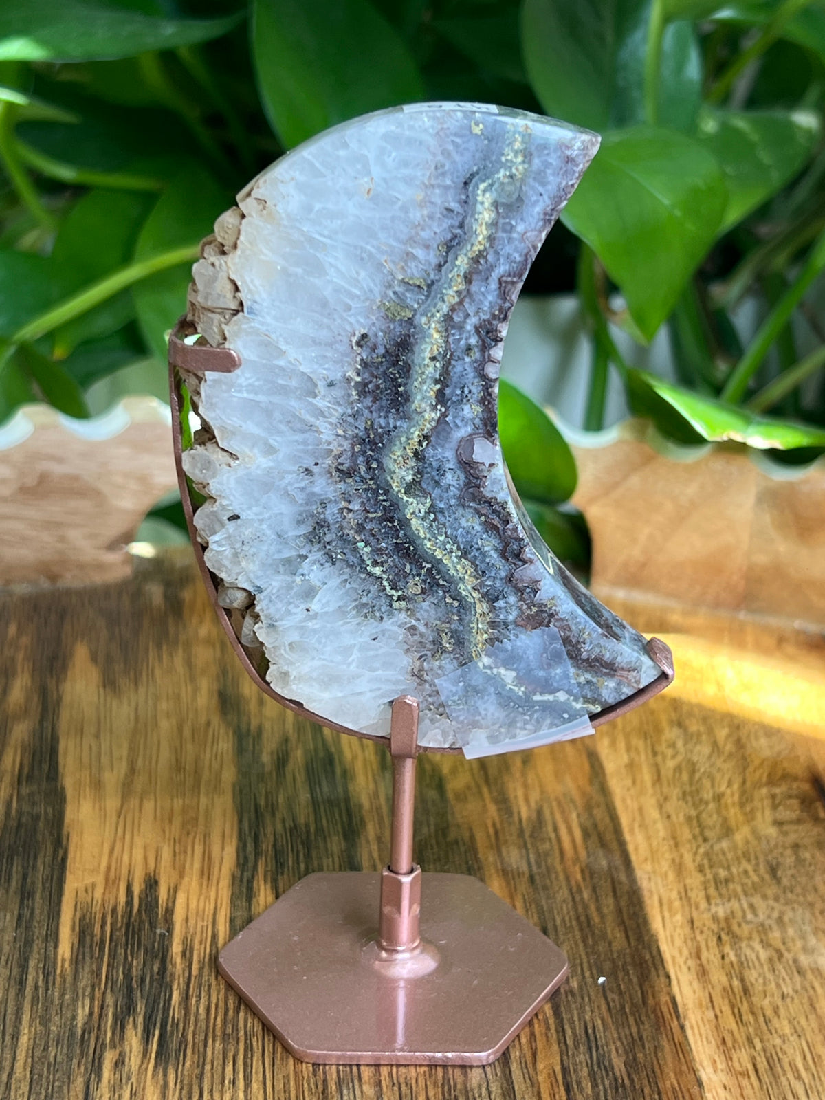 Amethyst Agate Moon: Q