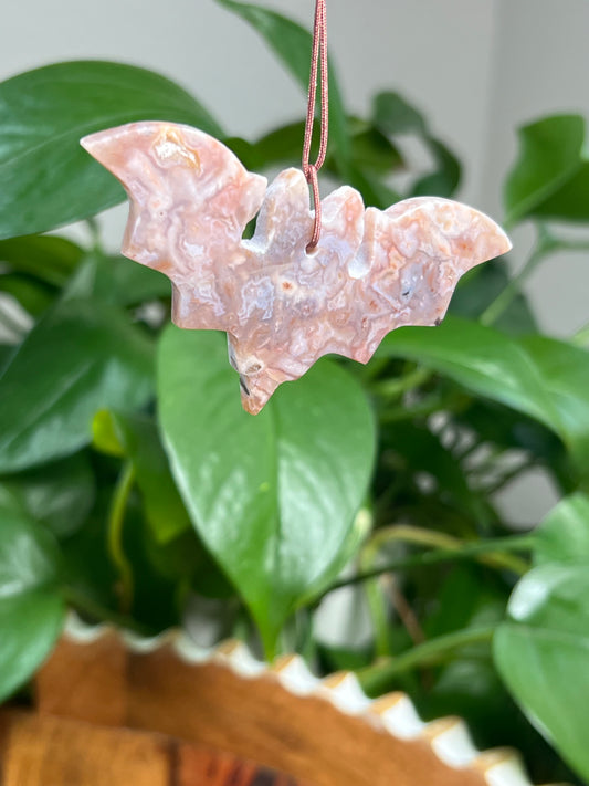 Sumatra Plume Agate Ornament Bat: WE