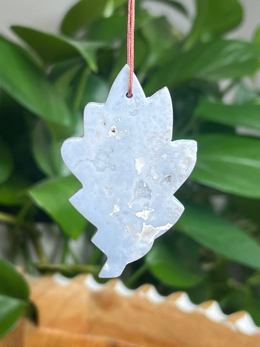 Blue Plume Agate Ornament Leaf: AR