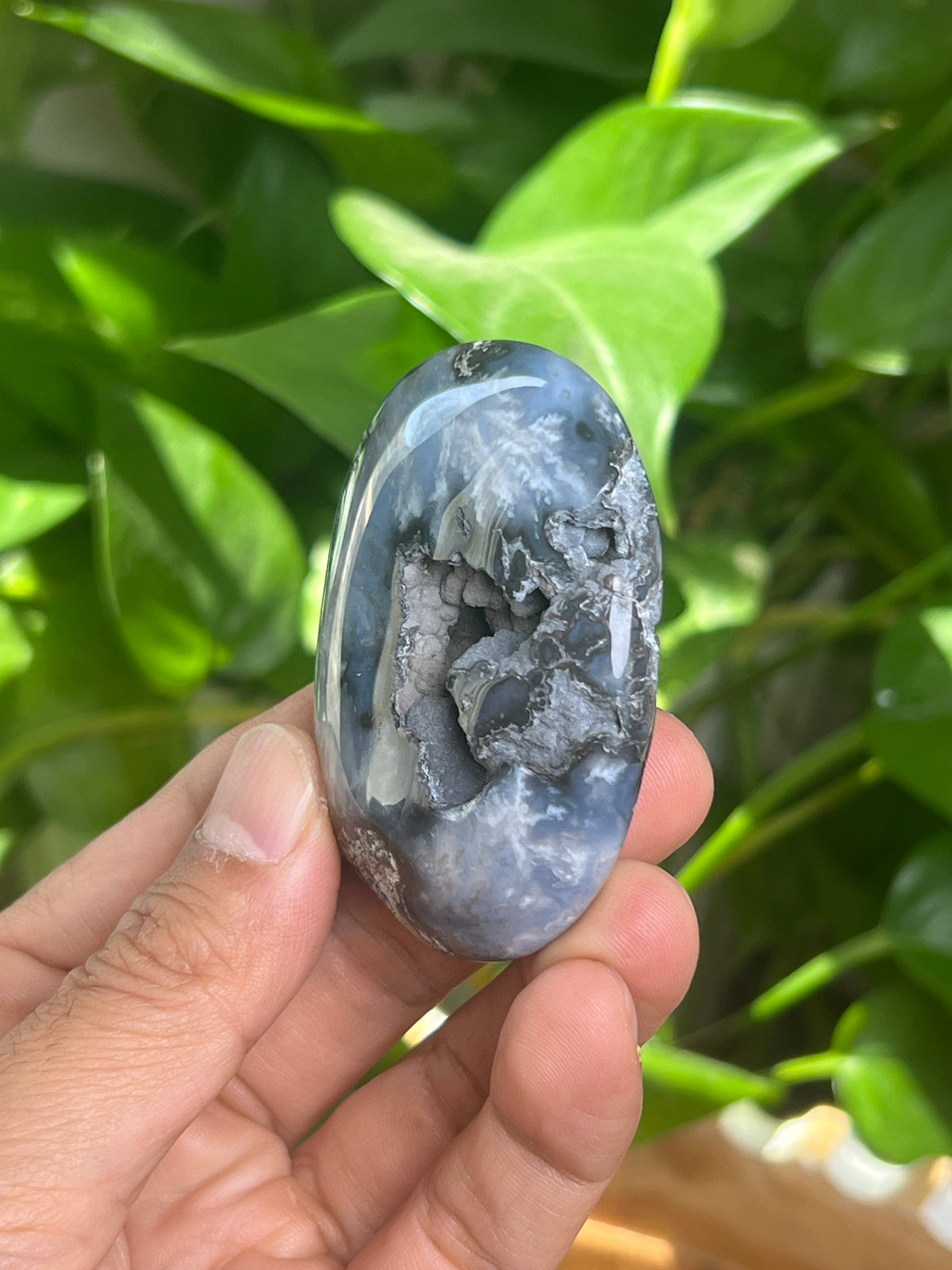 Blue Plume Agate Palmstone: BB