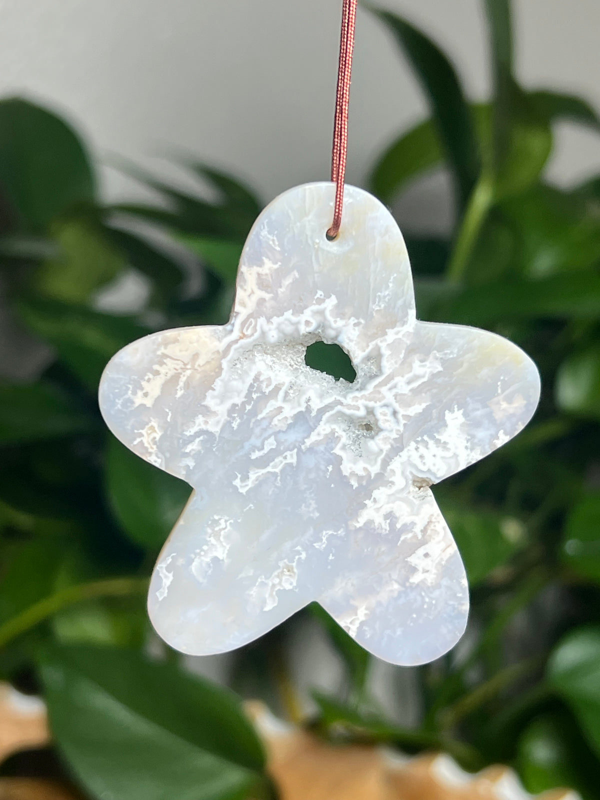 Winter Plume Agate Ornament Gingerbread: WD