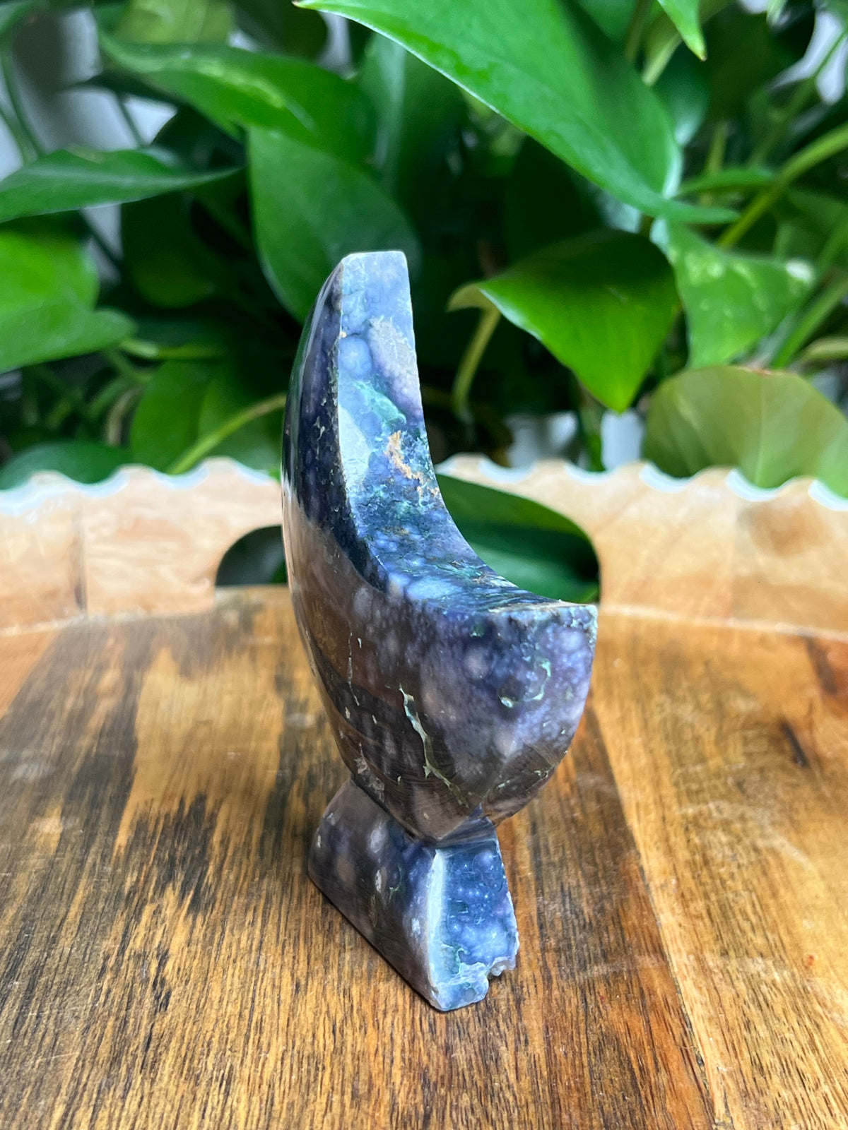 Grape Agate Moon: Si
