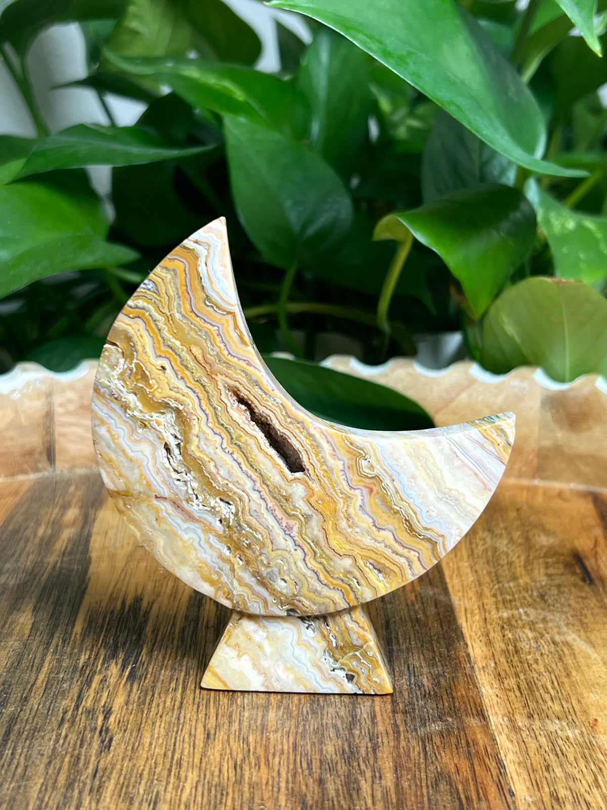 Crazy Lace Agate Self Standing Moon: DA