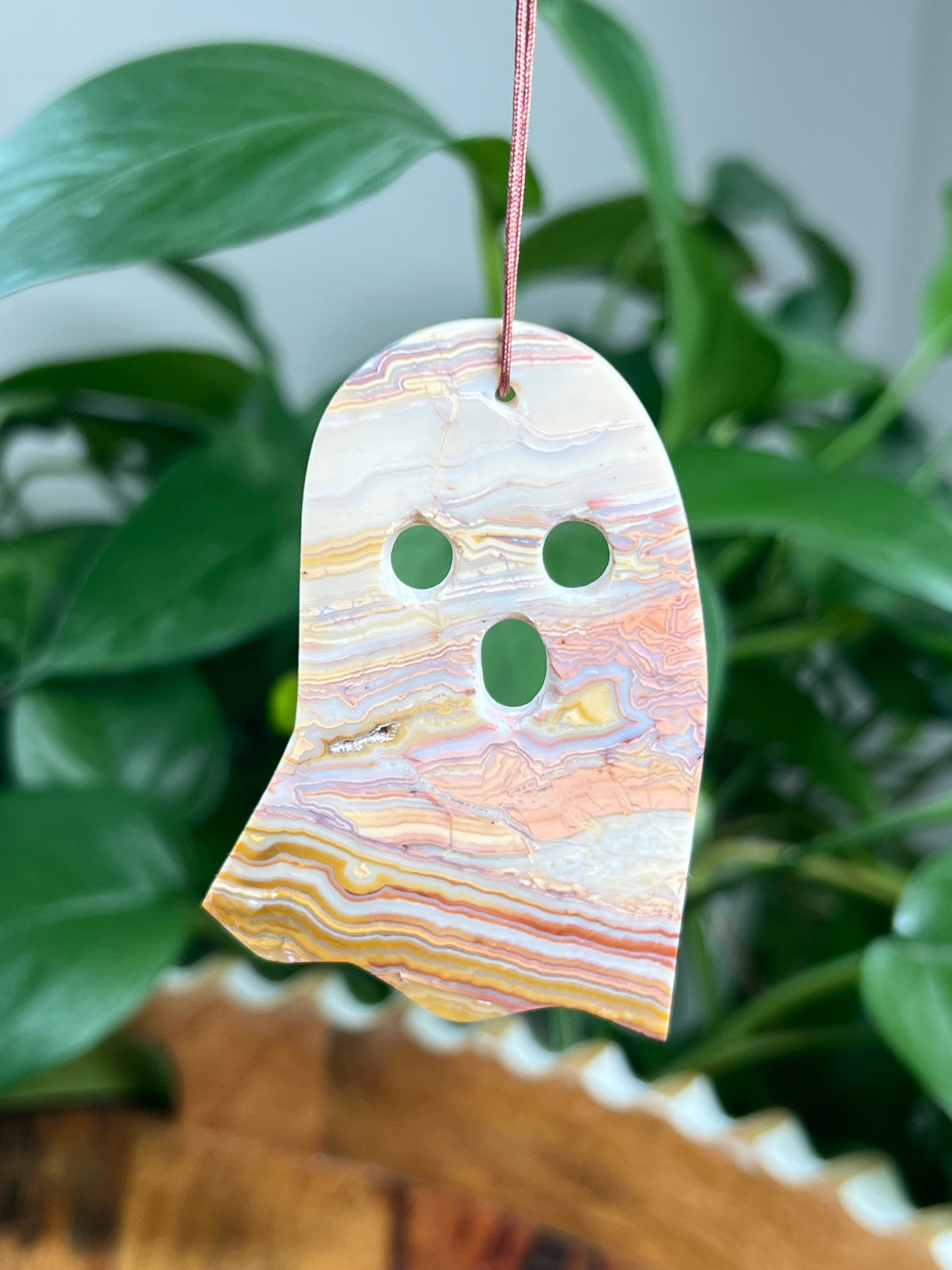 Crazy Lace Agate Ornament Ghost: DB