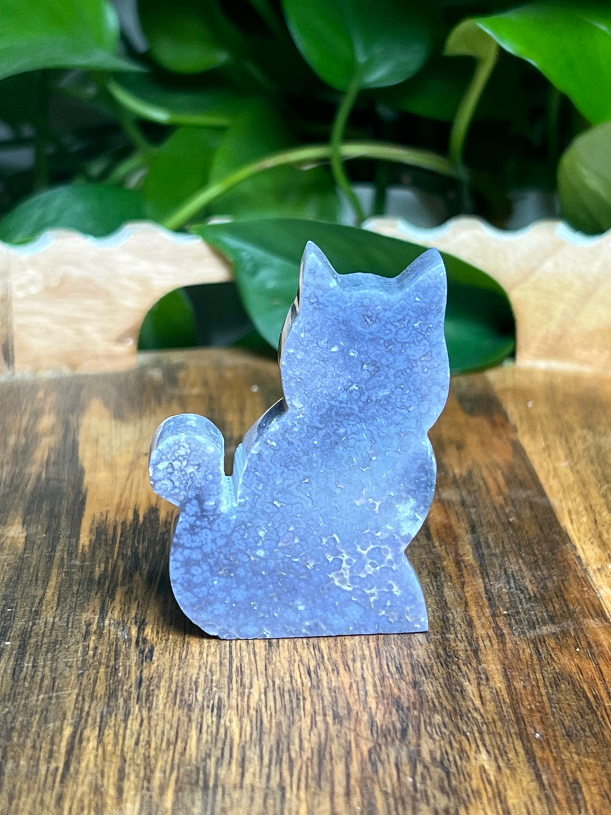 Grape Agate Mini Cat: BK