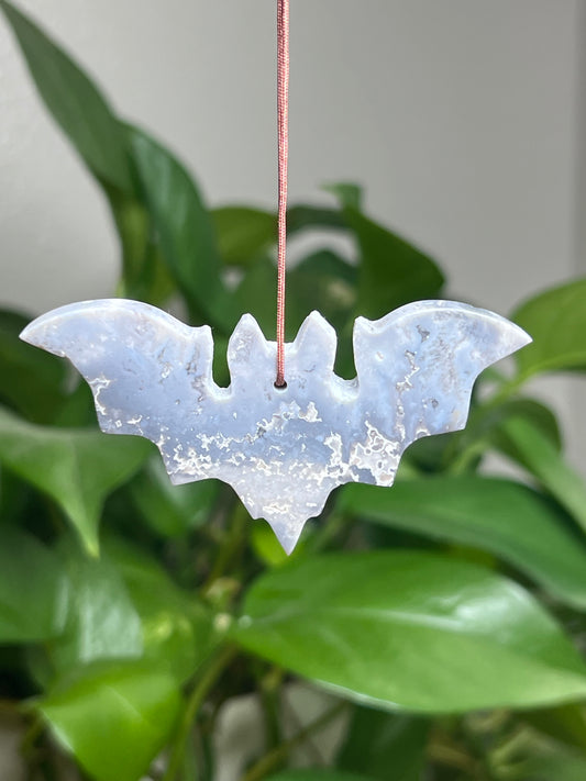 Blue Plume Agate Ornament Bat: Di