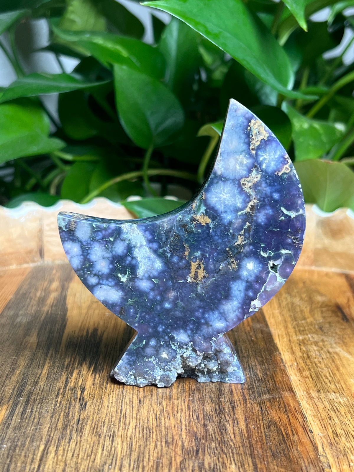 Grape Agate Moon: Si