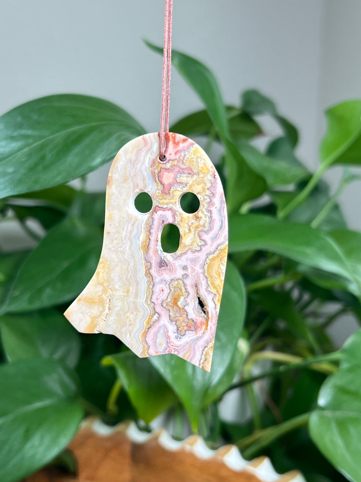 Crazy Lace Agate Ornament Ghost: DN