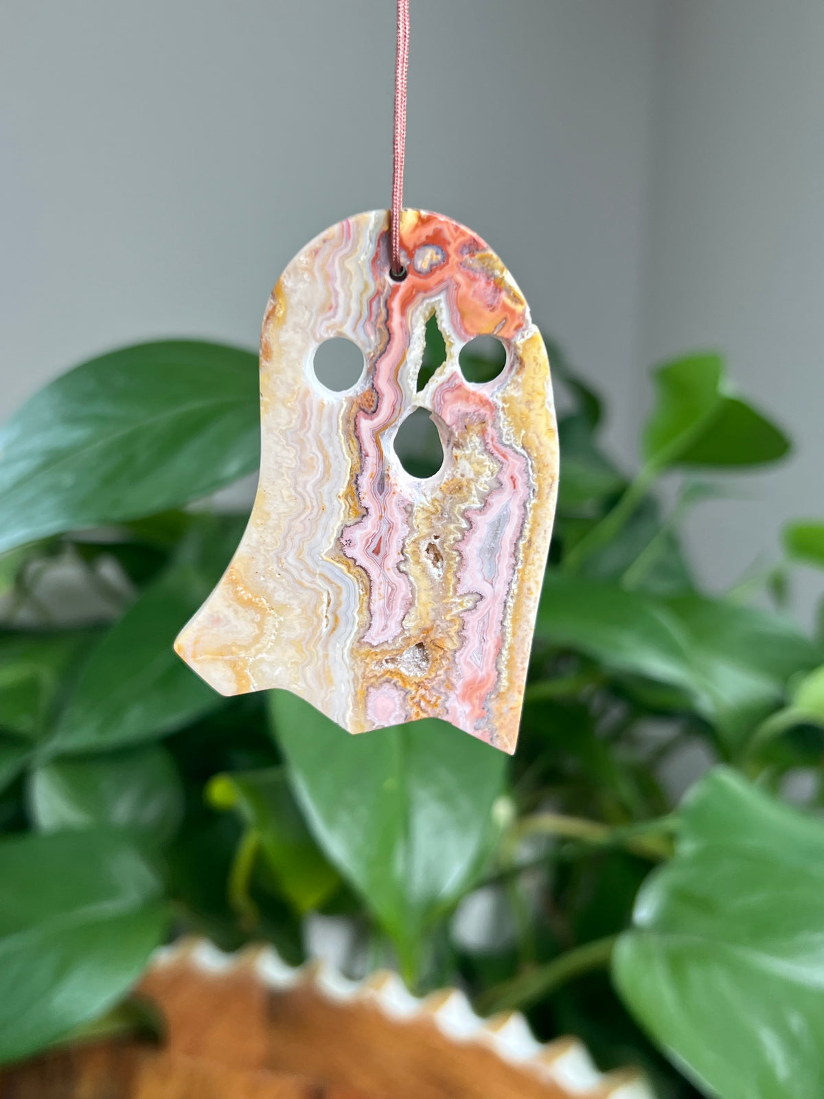Crazy Lace Agate Ornament Ghost: DU