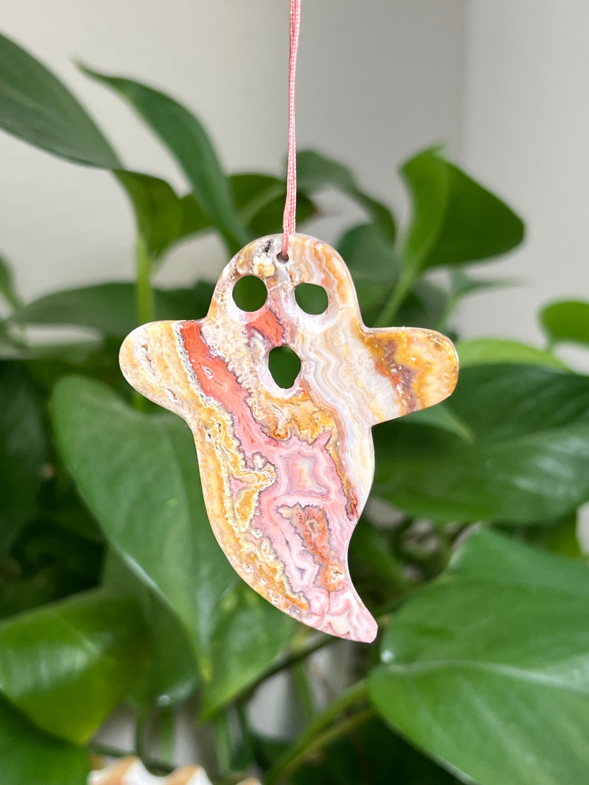 Crazy Lace Agate Ornament Ghost: BK