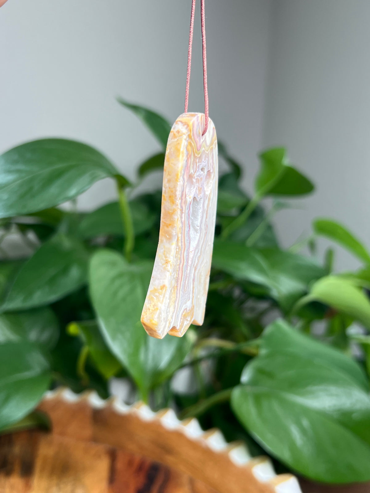 Crazy Lace Agate Ornament Ghost: DQ