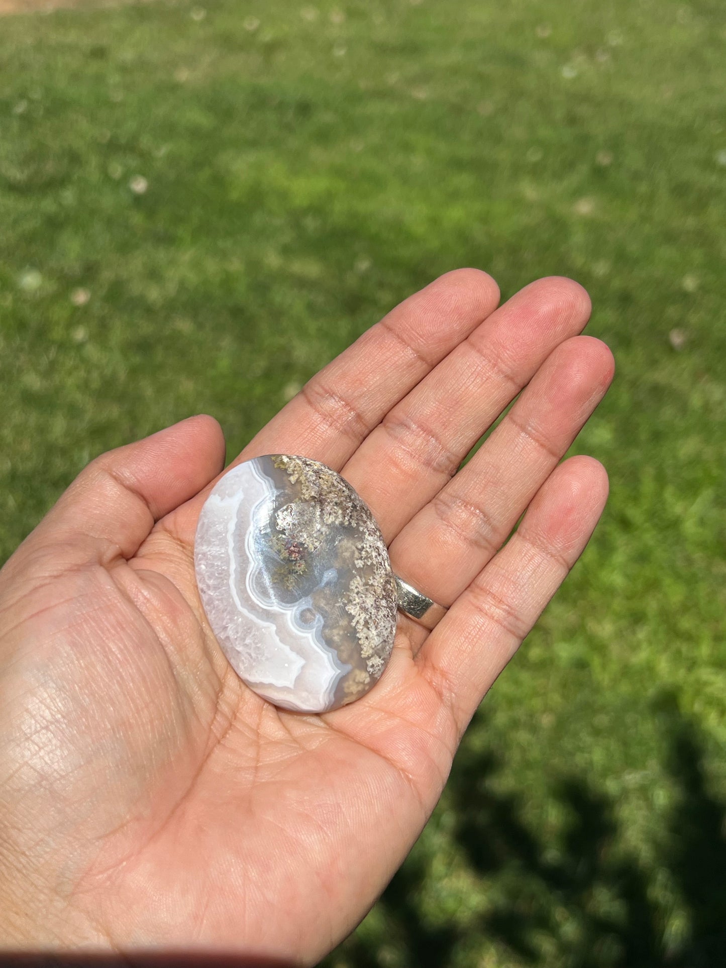 Scenic Moss Agate Palmstone QC