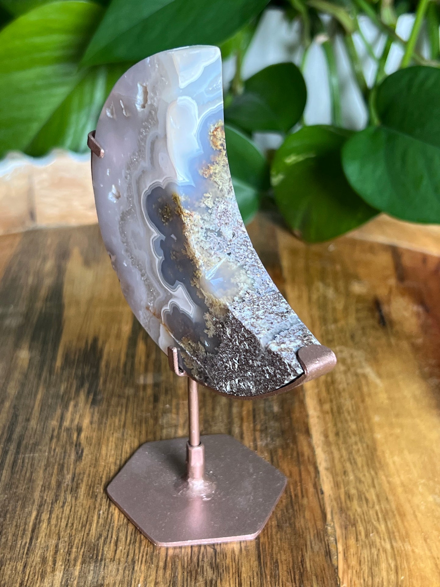 Scenic Moss Agate Moon: AI