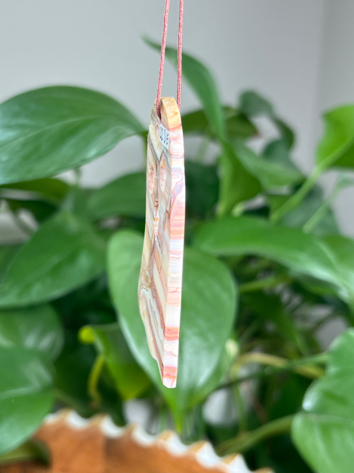 Crazy Lace Agate Ornament Ghost: DE
