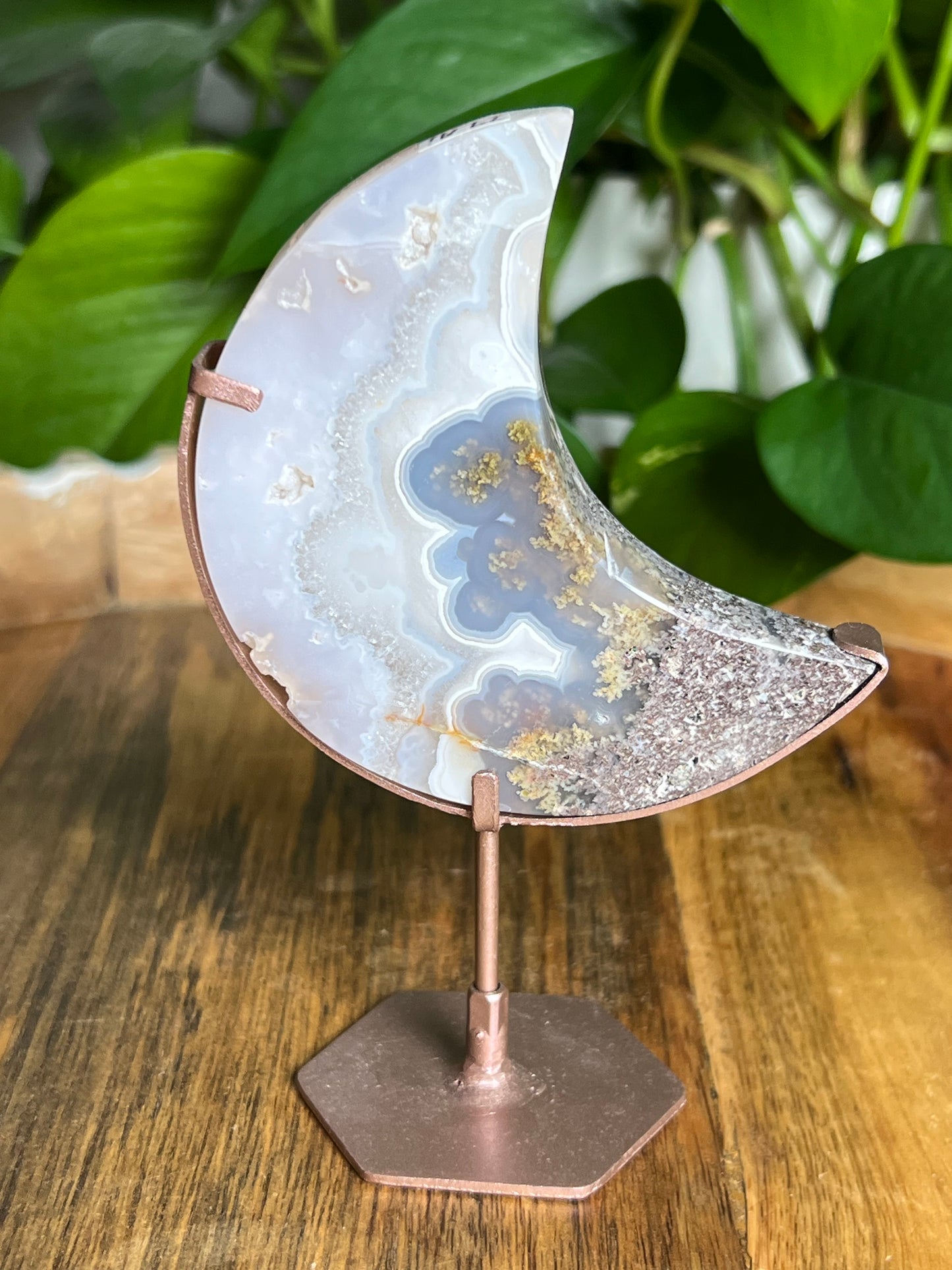 Scenic Moss Agate Moon: AI