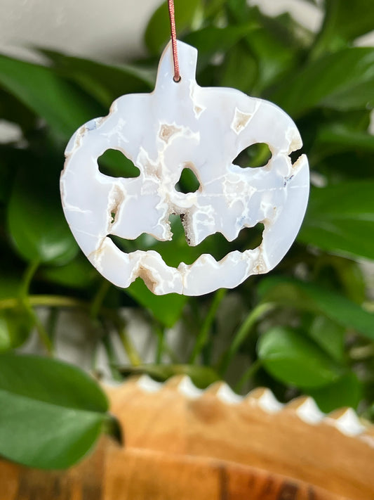 White Plume Agate Ornament Pumpkin: AM