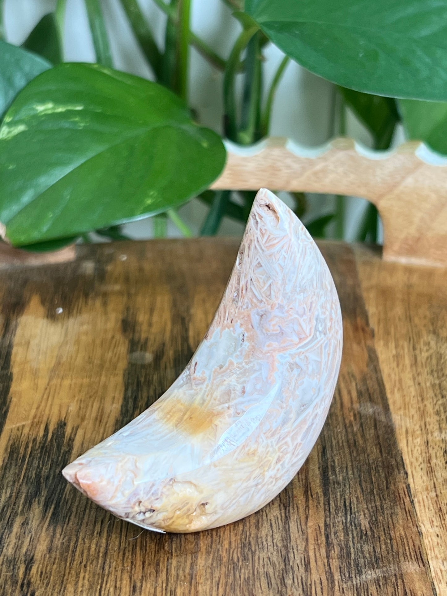 Tube Agate Self-Standing Moon: LS