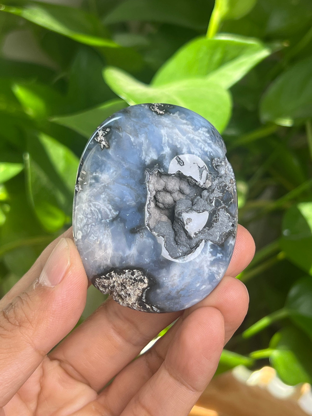 Blue Plume Agate Palmstone: BB