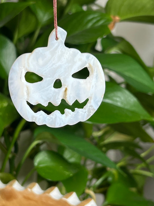 White Plume Agate Ornament Pumpkin: AQ