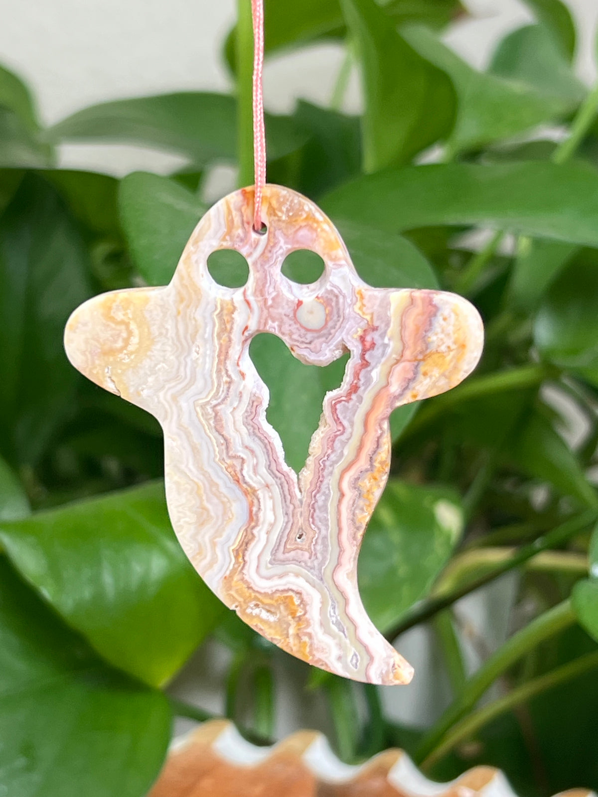 Crazy Lace Agate Ornament Ghost: BQ