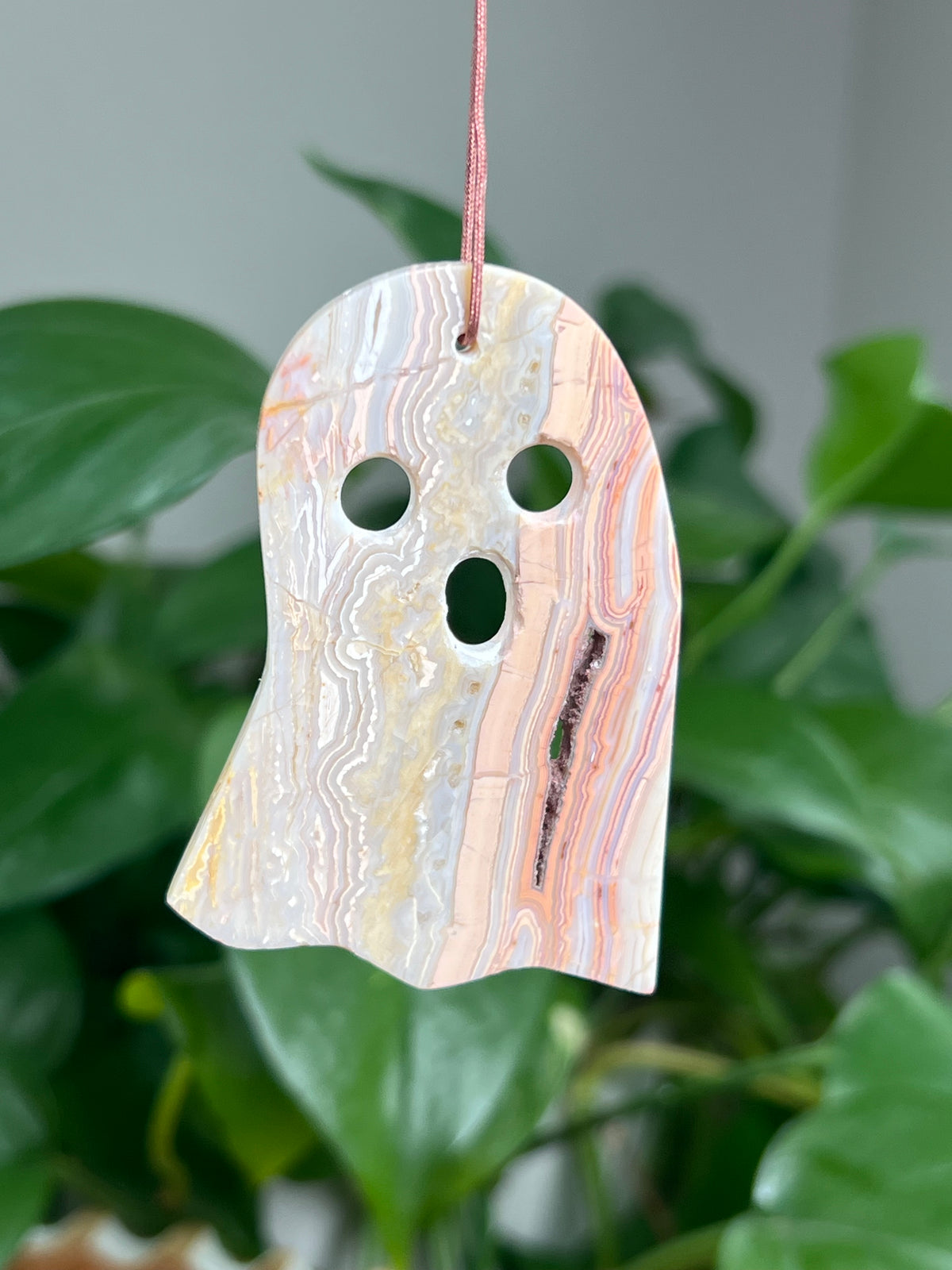 Crazy Lace Agate Ornament Ghost: KB