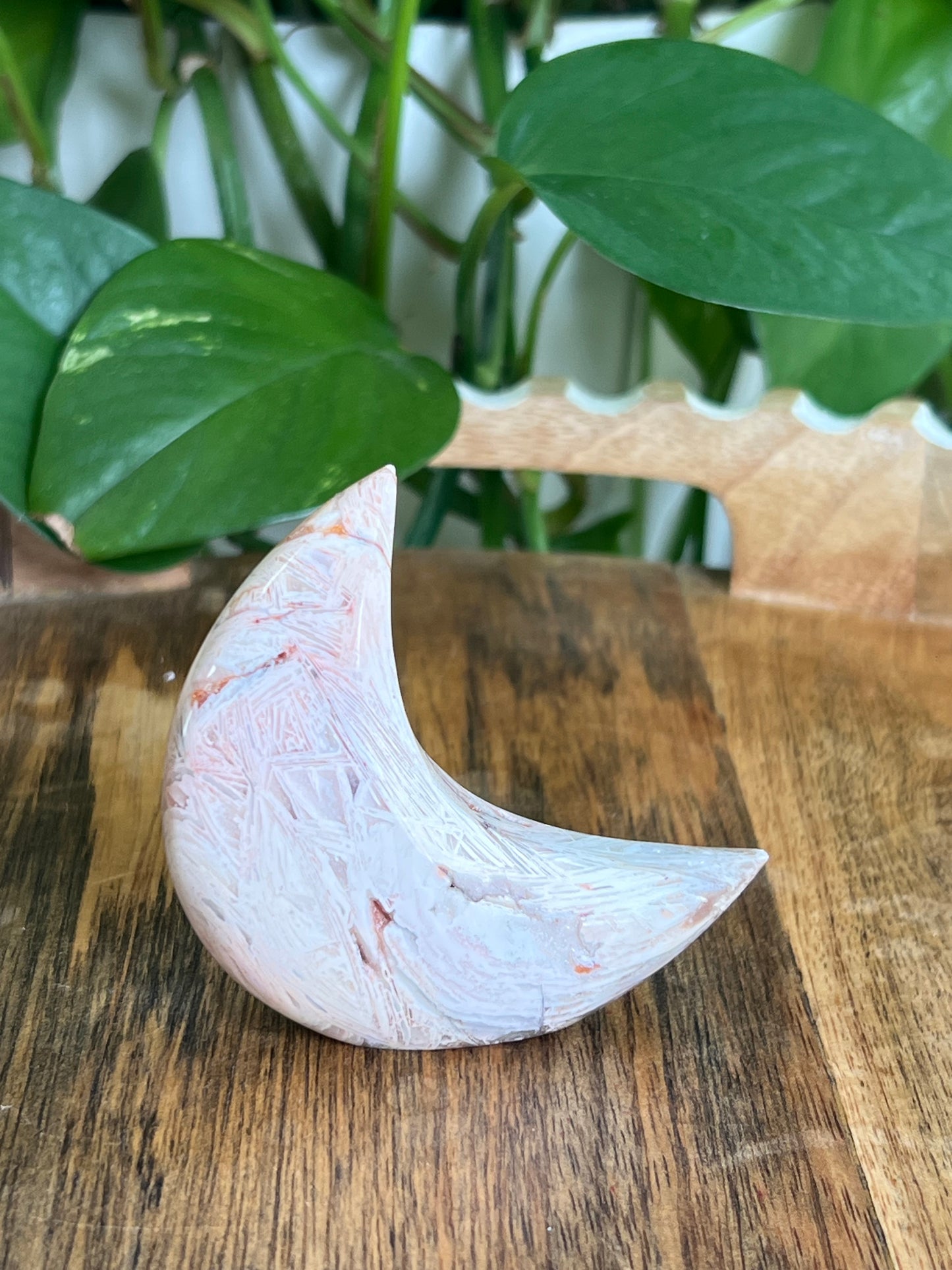 Tube Agate Self-Standing Moon: LA