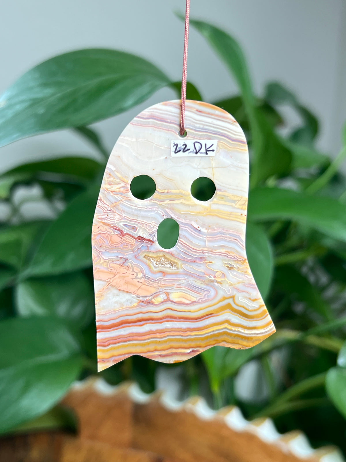 Crazy Lace Agate Ornament Ghost: DK