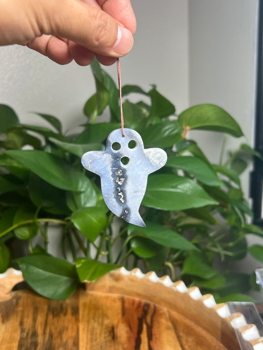 Blue Plume Agate Ornament Ghost: CH