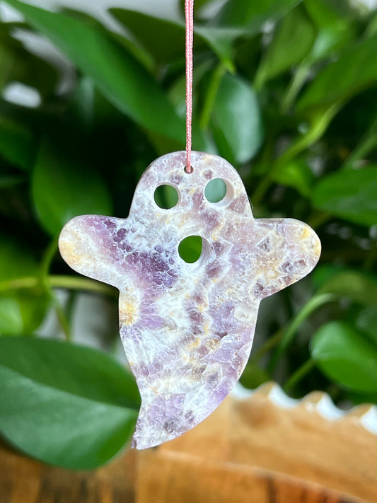 Indonesian Amethyst Ornament Ghost: Ai