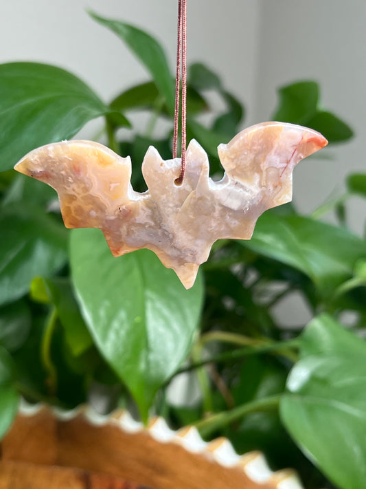 Sumatra Plume Agate Ornament Bat: WG