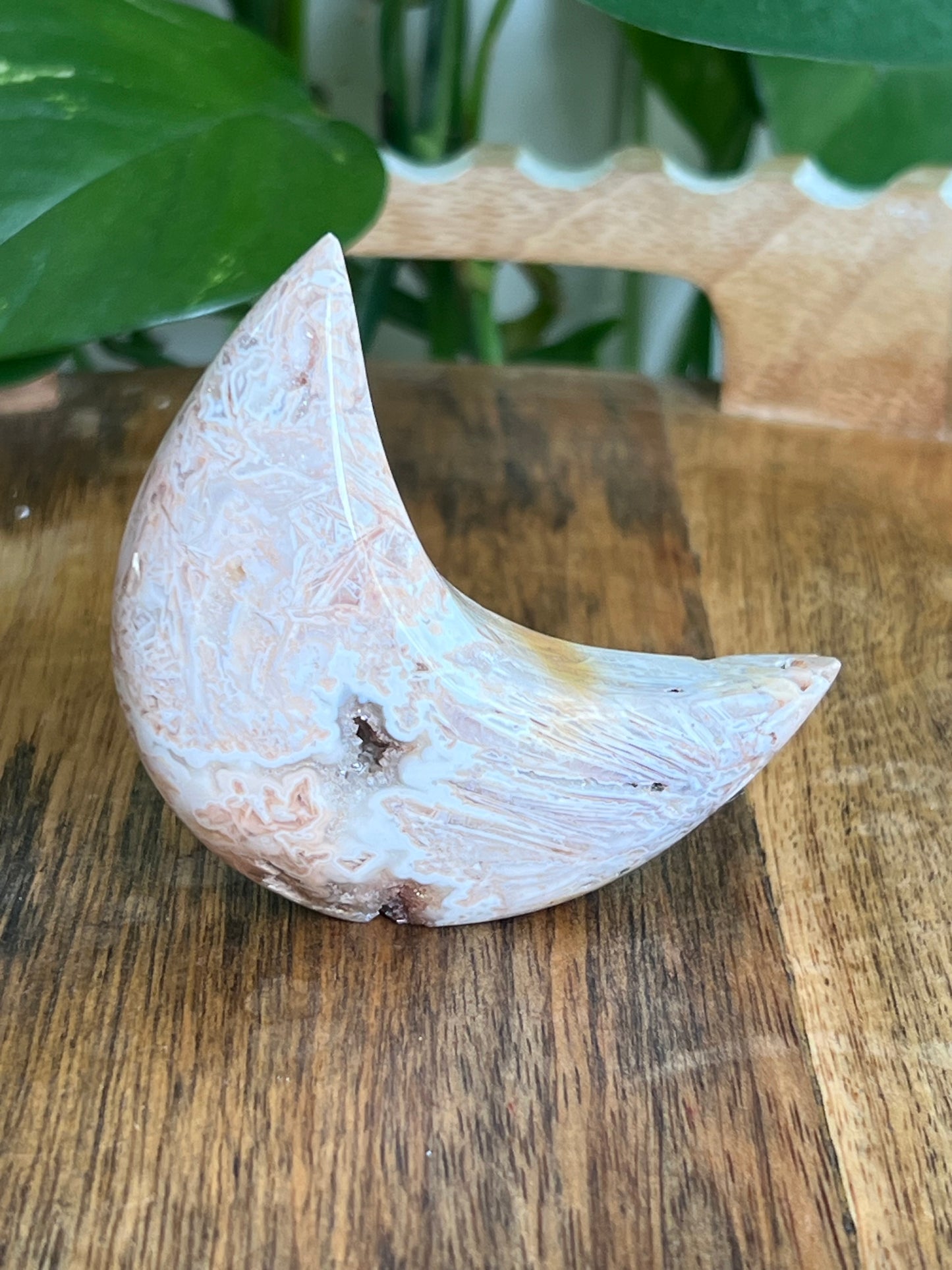 Tube Agate Self-Standing Moon: LS
