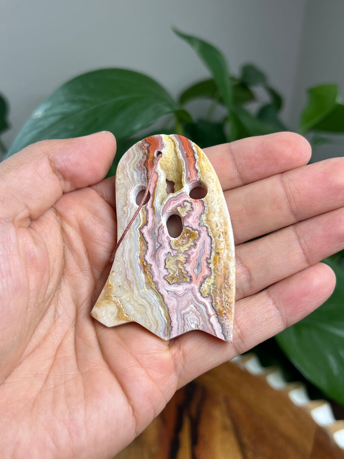 Crazy Lace Agate Ornament Ghost: KA