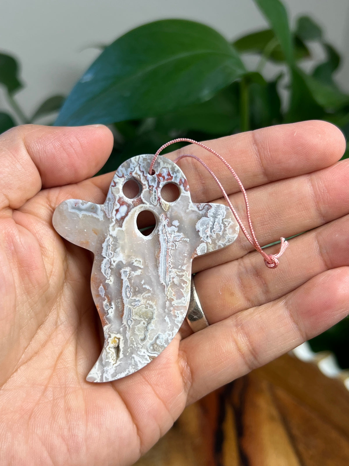 Sumatra Plume Agate Ornament Ghost: D