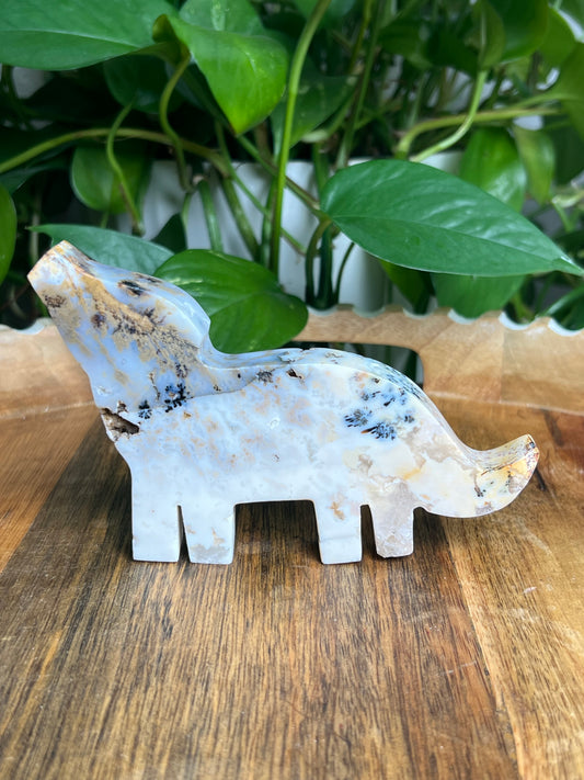 Dendritic Tiger Agate Wolf: A