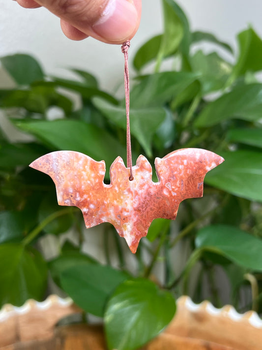 Carnelian Ornament Bat: U