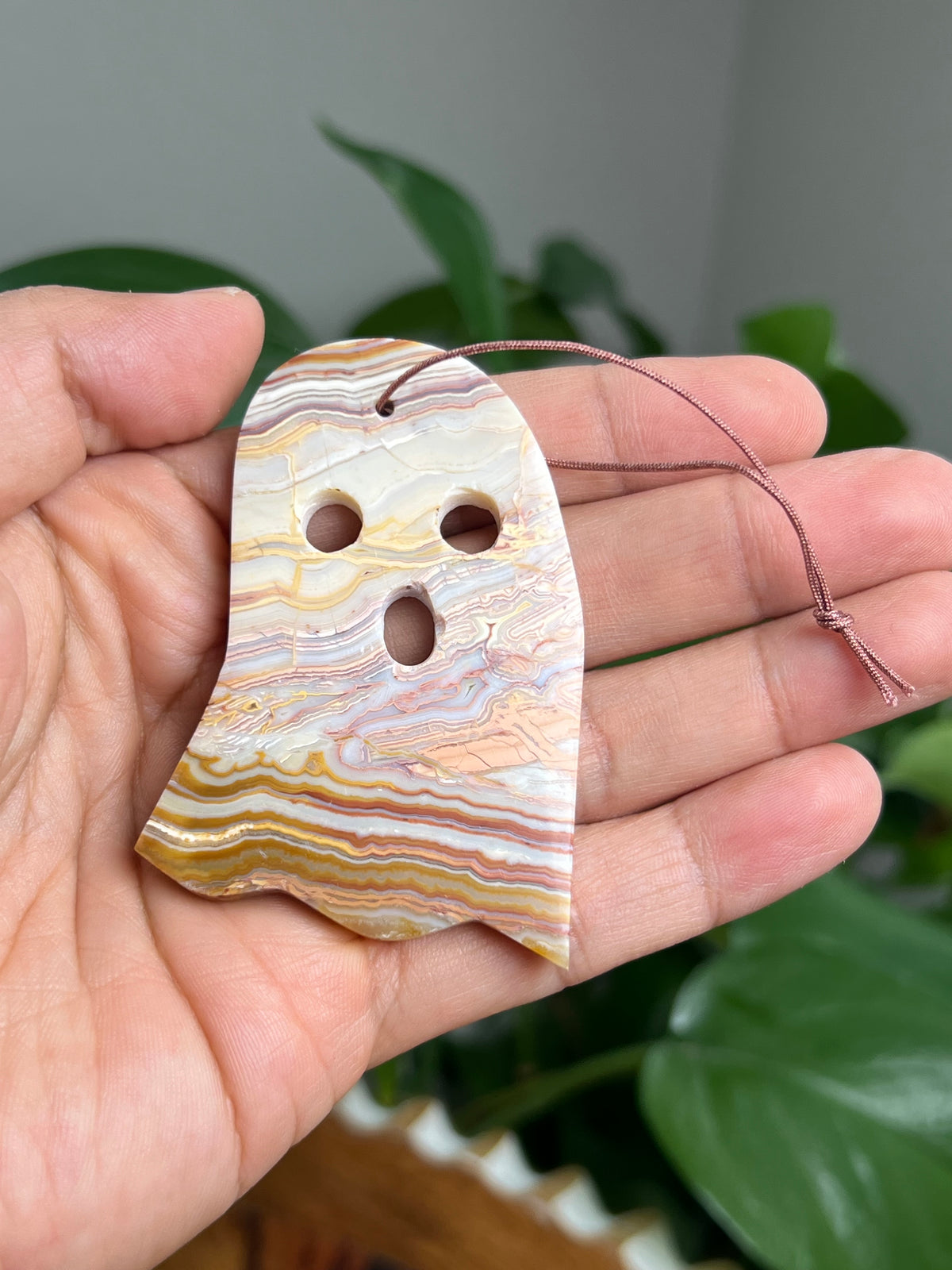 Crazy Lace Agate Ornament Ghost: DK