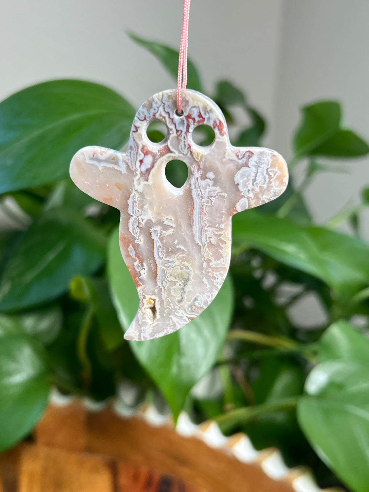 Sumatra Plume Agate Ornament Ghost: D