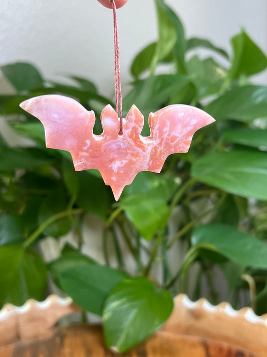 Carnelian Ornament Bat: W