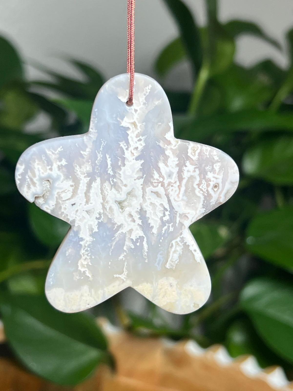 Winter Plume Agate Ornament Gingerbread: WA