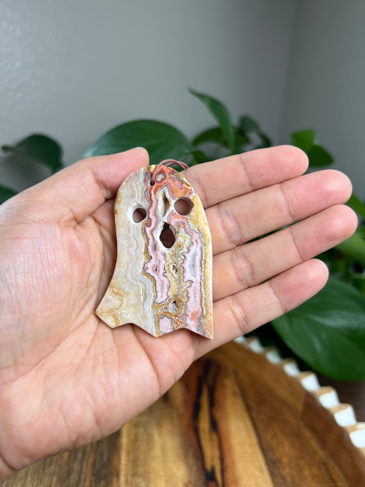 Crazy Lace Agate Ornament Ghost: DU