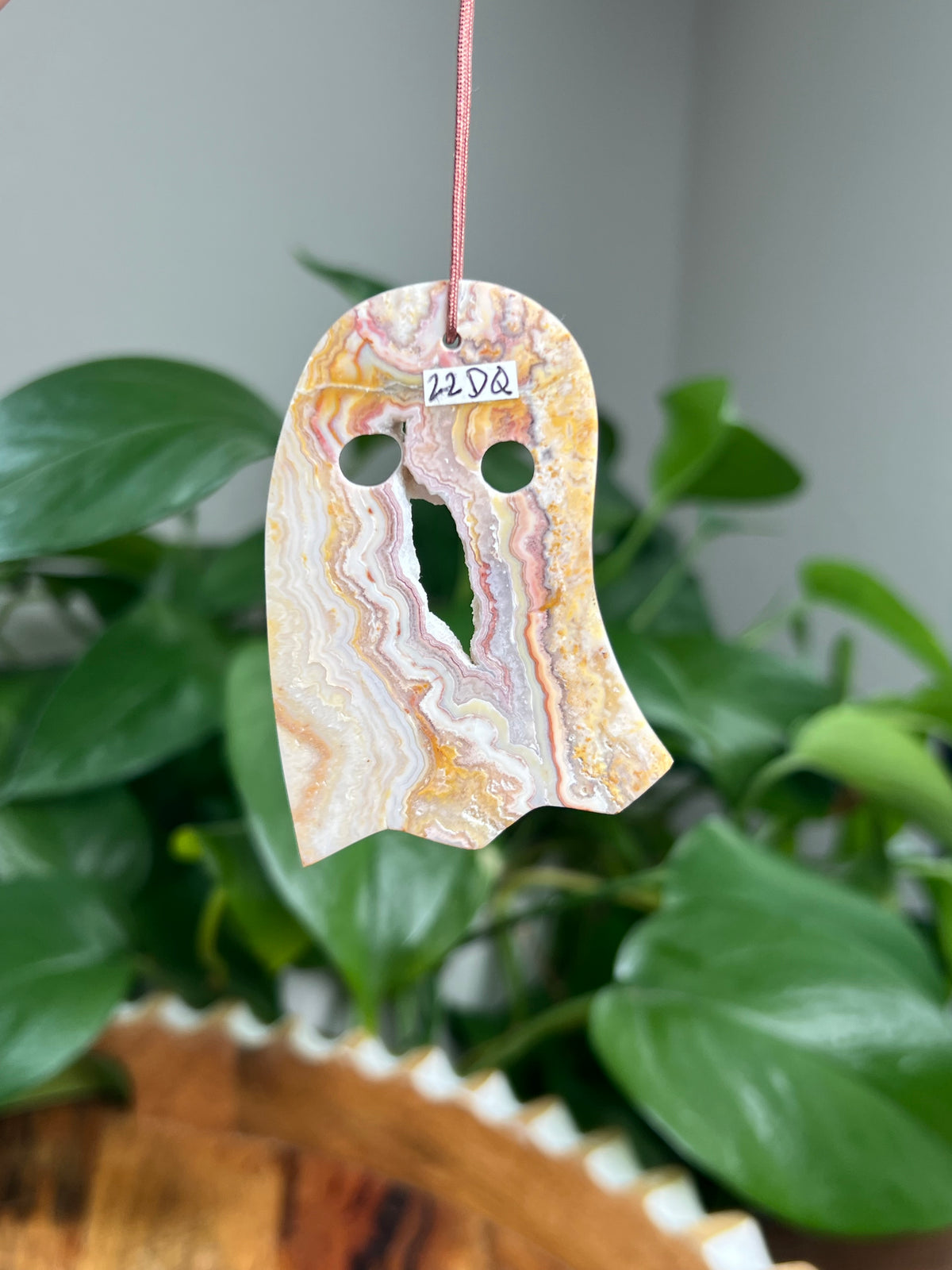 Crazy Lace Agate Ornament Ghost: DQ