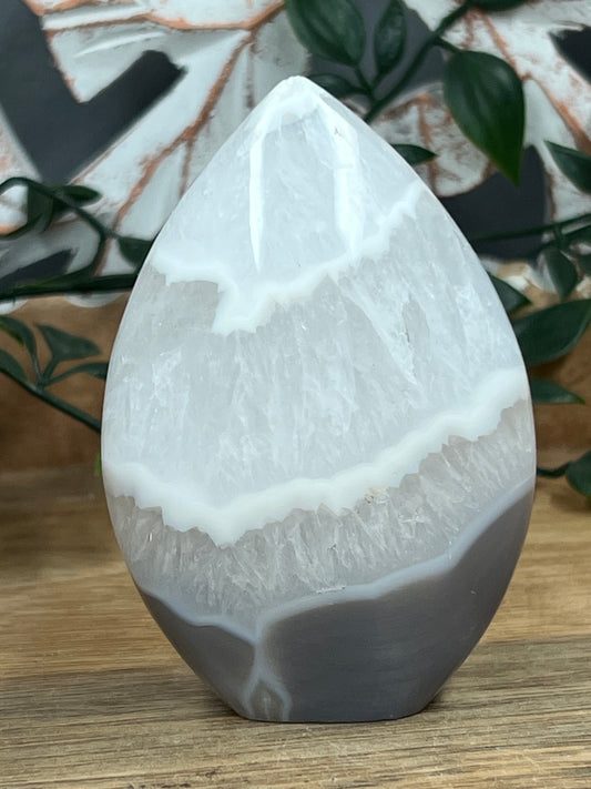 Blue Grey Lace Agate Flame