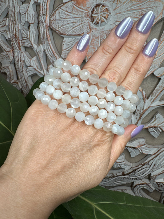 Facetes Moonstone Beaded Bracelet (8mm)
